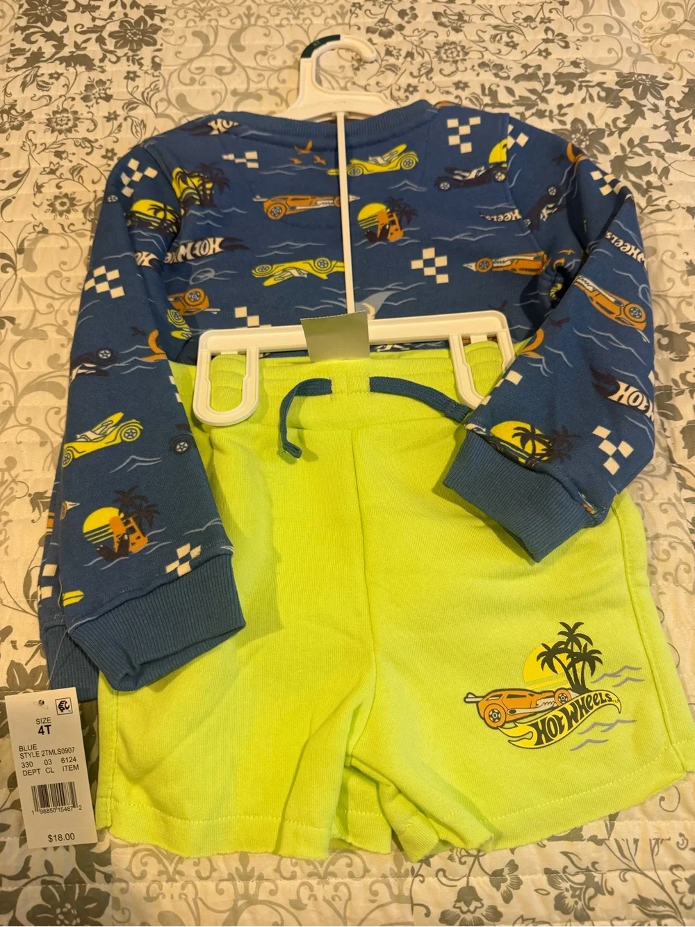 Boys 4t Hot Wheels short outfit new with tags.